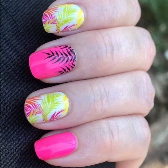 *Retired* Color Street: Gloss Angeles | Neon Pink Barbie Summer Bright Spring - Picture 9 of 13